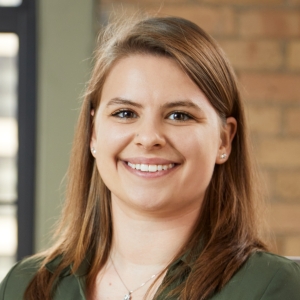 Headshot of Lindsay Genty