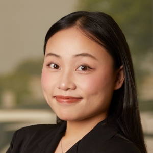 Headshot of Chenyeng Vang