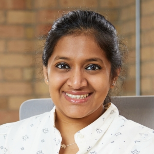 Headshot of Veena Sundaresan