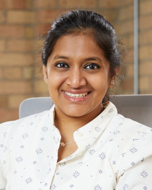 Headshot of Veena Sundaresan