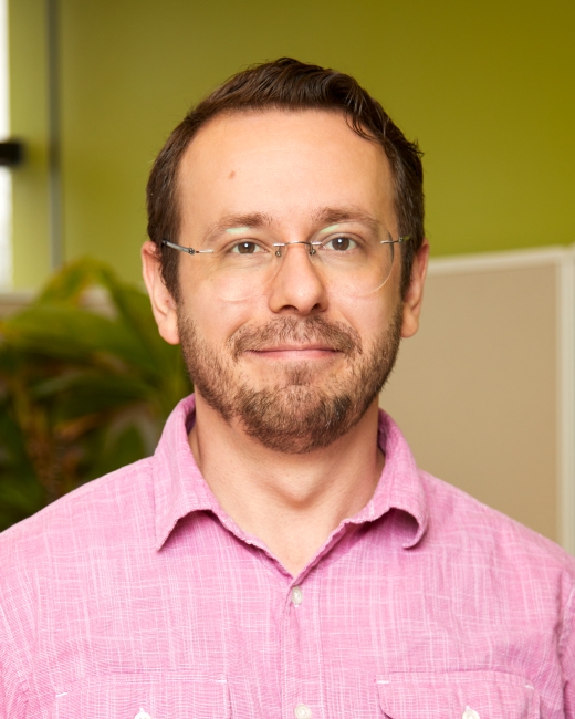 Headshot of Zach Holmes