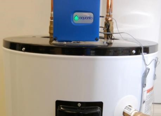 Water heating monitoring system on a water heater